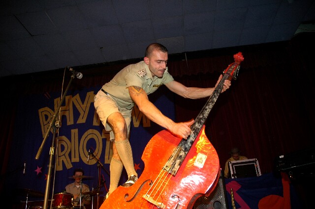 min 2005 11 27 riot 745